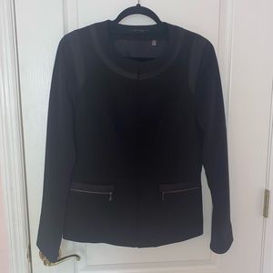 NWOT Tahari Line Accent Clasp Blazer Suit Jacket